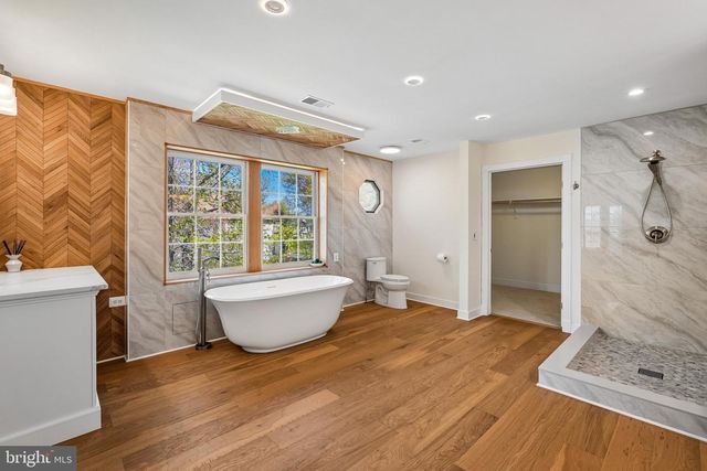 5401 WILLOW FOREST CT, Clifton, VA 20124