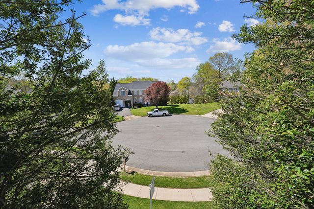 5401 WILLOW FOREST CT, Clifton, VA 20124