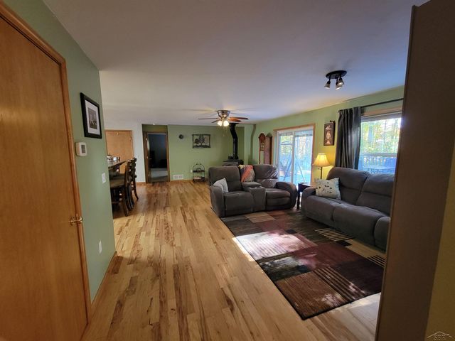 4455 N Wildwood Drive, Pinconning, MI 48650