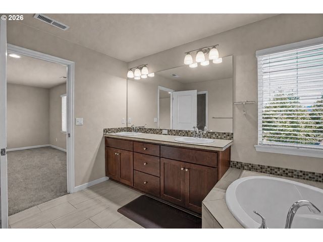 16973 Nw VIOLA St, Portland, OR 97229
