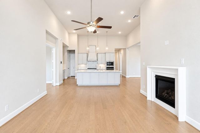 2723 Lakeside Shore Drive, League City, TX 77573