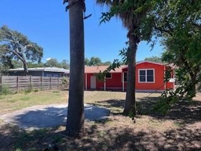 1358 Oak Park Dr, Aransas Pass, TX 78336