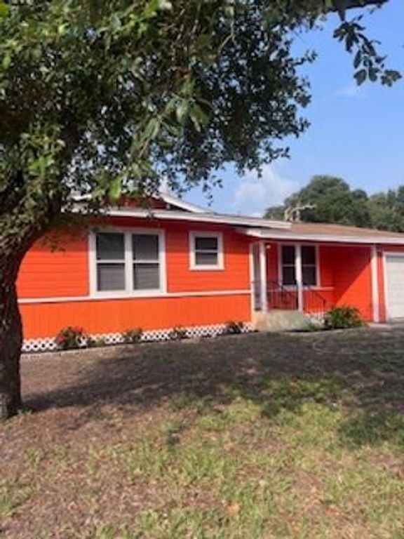 1358 Oak Park Dr, Aransas Pass, TX 78336