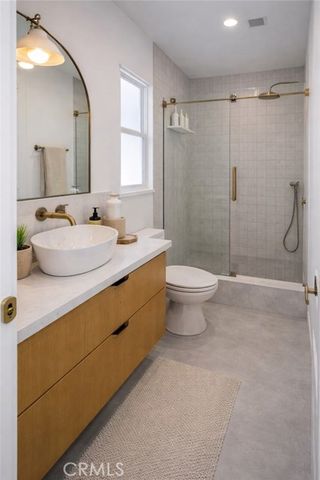 260 Mayflower Drive, Newport Beach, CA 92660