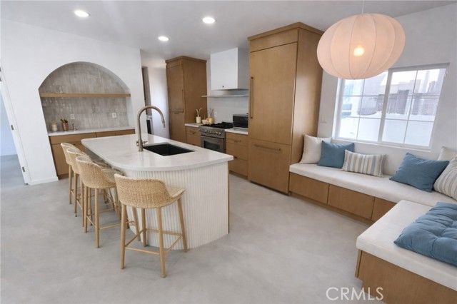 260 Mayflower Drive, Newport Beach, CA 92660