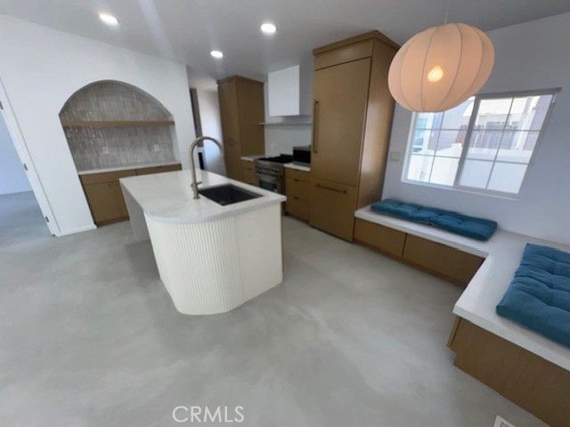 260 Mayflower Drive, Newport Beach, CA 92660