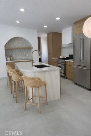 260 Mayflower Drive, Newport Beach, CA 92660