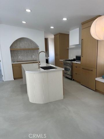 260 Mayflower Drive, Newport Beach, CA 92660