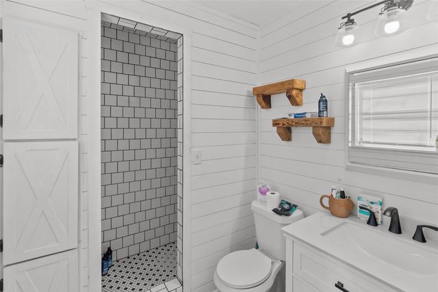 204 Thomas Street, Joshua, TX 76058