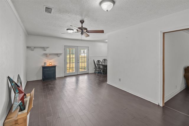 204 Thomas Street, Joshua, TX 76058