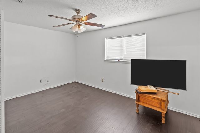 204 Thomas Street, Joshua, TX 76058