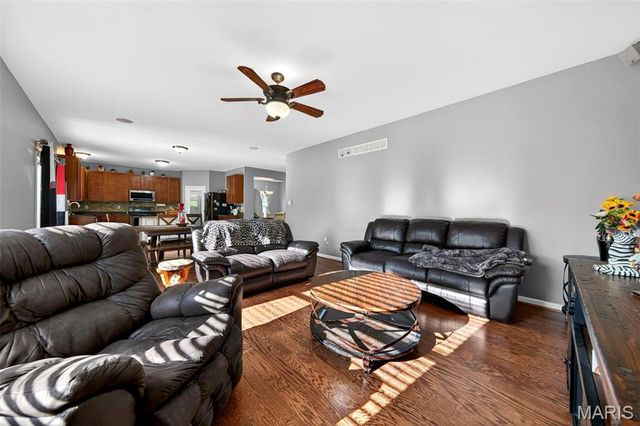 187 Fox Creek Drive, Wentzville, MO 63385