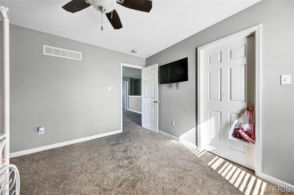 Image 34 of property listing at 187 Fox Creek Drive, Wentzville, MO 63385