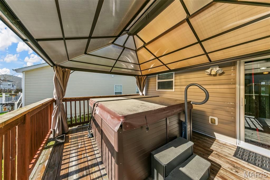 Image 47 of property listing at 187 Fox Creek Drive, Wentzville, MO 63385