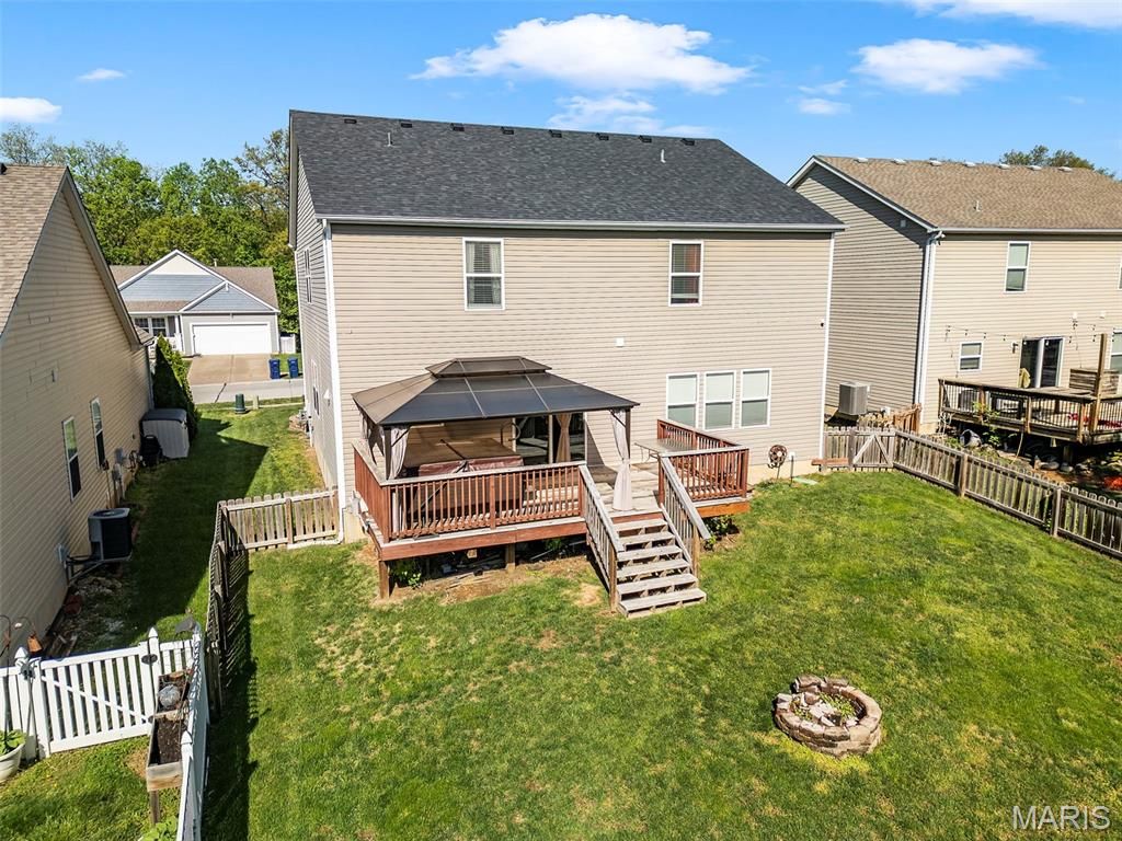 Image 50 of property listing at 187 Fox Creek Drive, Wentzville, MO 63385