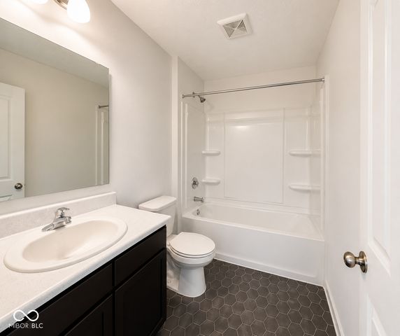 1669 N Clearwater Drive, Greenfield, IN 46140