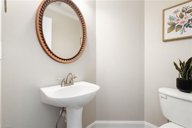 7084 Bridgewood Road, Clemmons, NC 27012