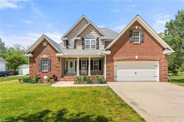 7084 Bridgewood Road, Clemmons, NC 27012