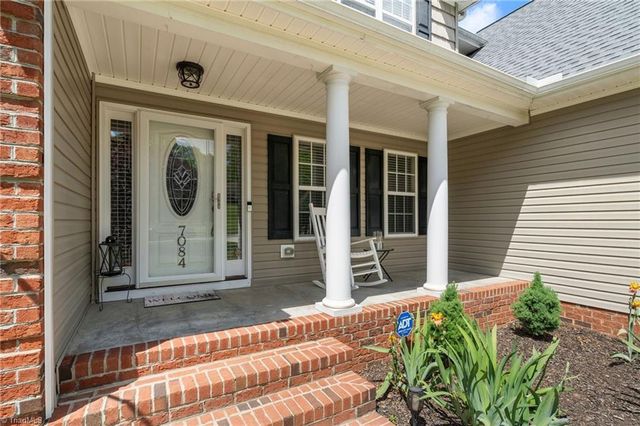 7084 Bridgewood Road, Clemmons, NC 27012