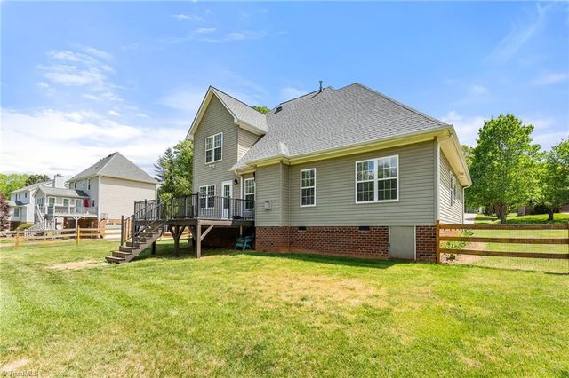 7084 Bridgewood Road, Clemmons, NC 27012