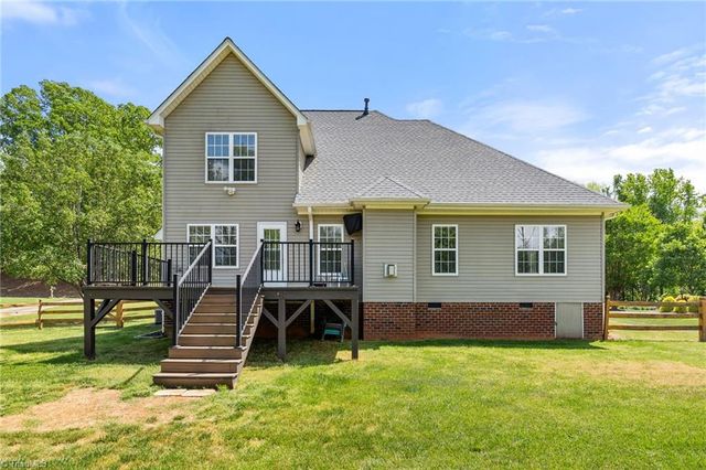 7084 Bridgewood Road, Clemmons, NC 27012