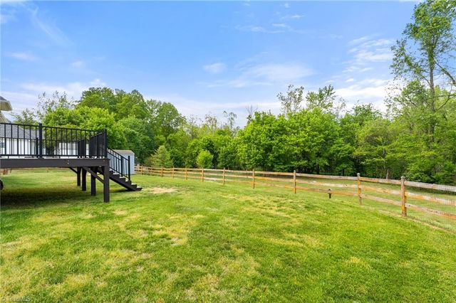 7084 Bridgewood Road, Clemmons, NC 27012