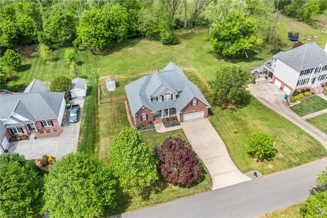 7084 Bridgewood Road, Clemmons, NC 27012