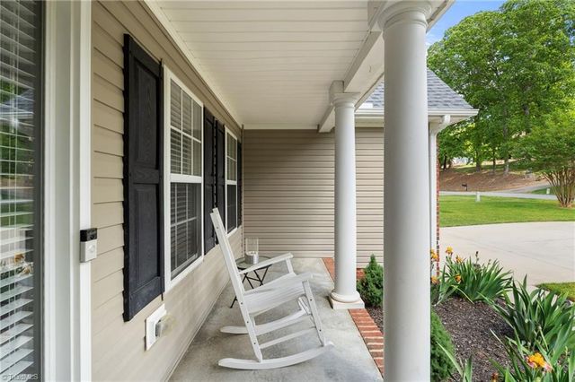 7084 Bridgewood Road, Clemmons, NC 27012