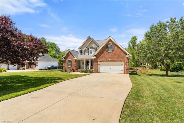 7084 Bridgewood Road, Clemmons, NC 27012