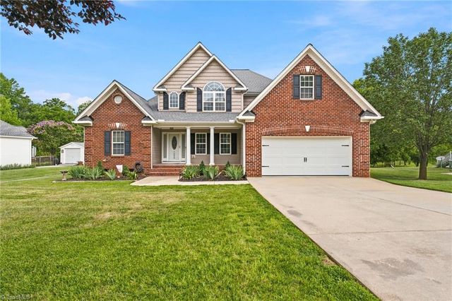 7084 Bridgewood Road, Clemmons, NC 27012