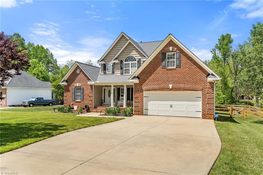 7084 Bridgewood Road, Clemmons, NC 27012
