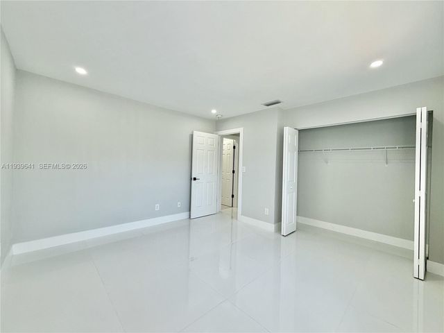 11240 SW 33rd Cir Pl, Miami, FL 33165