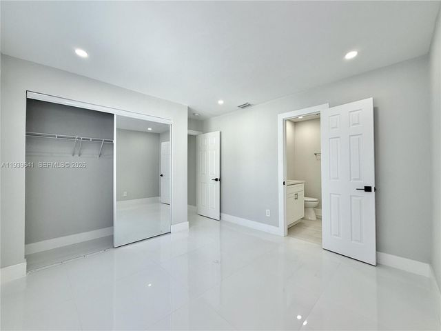 11240 SW 33rd Cir Pl, Miami, FL 33165