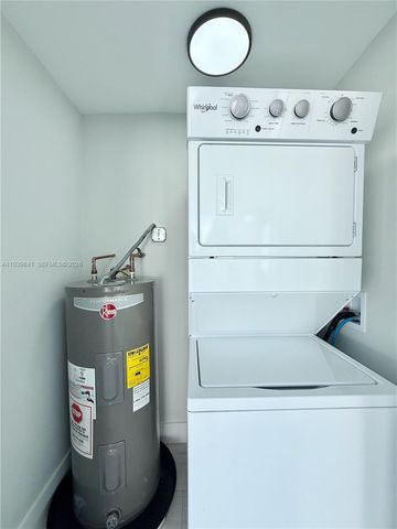 11240 SW 33rd Cir Pl, Miami, FL 33165