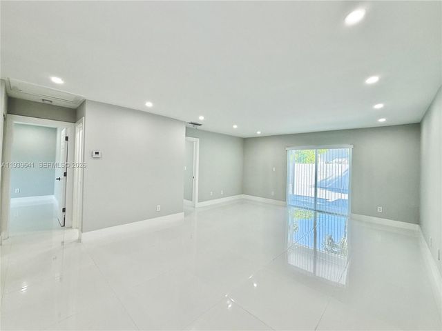 11240 SW 33rd Cir Pl, Miami, FL 33165