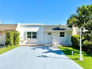 11240 SW 33rd Cir Pl, Miami, FL 33165