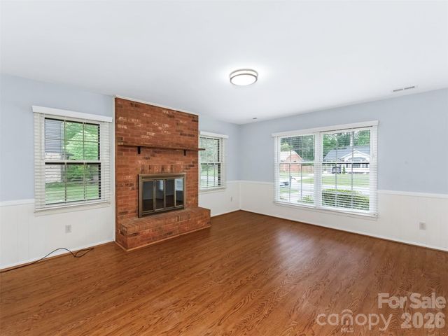 1429 Mcilroy Road, Charlotte, NC 28212