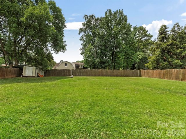 1429 Mcilroy Road, Charlotte, NC 28212
