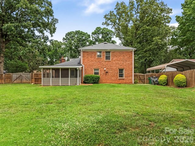 1429 Mcilroy Road, Charlotte, NC 28212