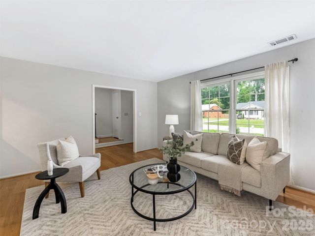 1429 Mcilroy Road, Charlotte, NC 28212