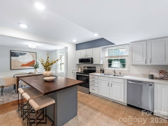 1429 Mcilroy Road, Charlotte, NC 28212