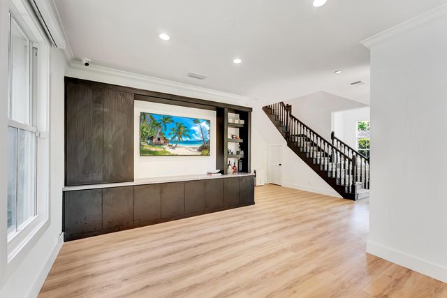5600 NW 40TH Avenue, Boca Raton, FL 33496