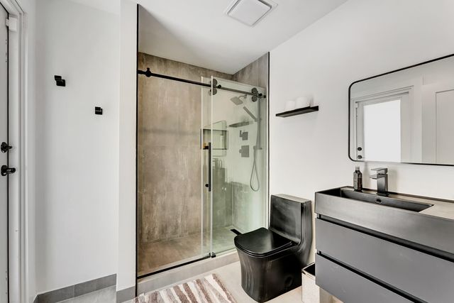 5600 NW 40TH Avenue, Boca Raton, FL 33496