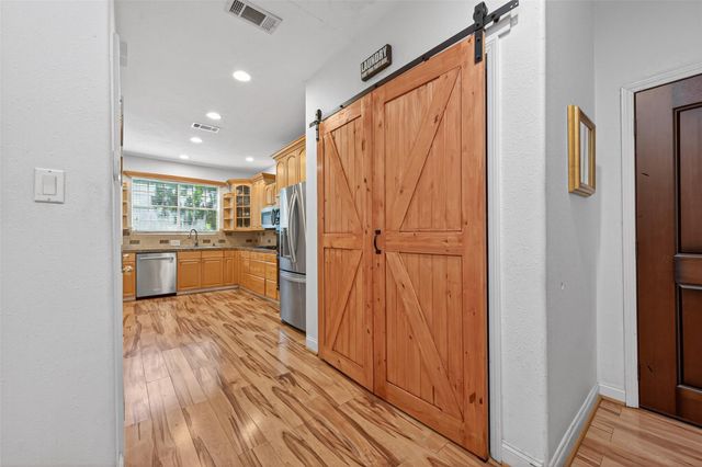 8107 Tiger Lane, Houston, TX 77040