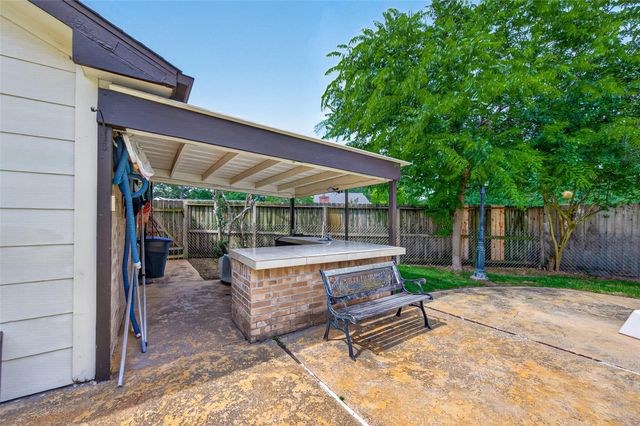8107 Tiger Lane, Houston, TX 77040