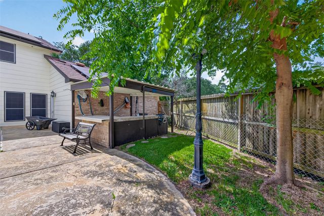 8107 Tiger Lane, Houston, TX 77040