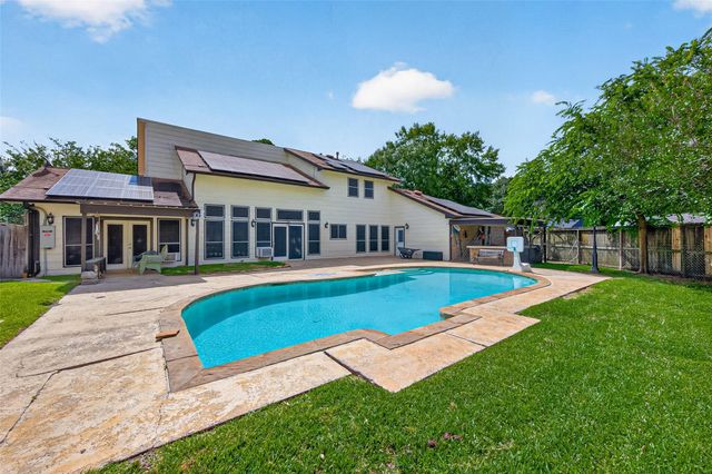 8107 Tiger Lane, Houston, TX 77040