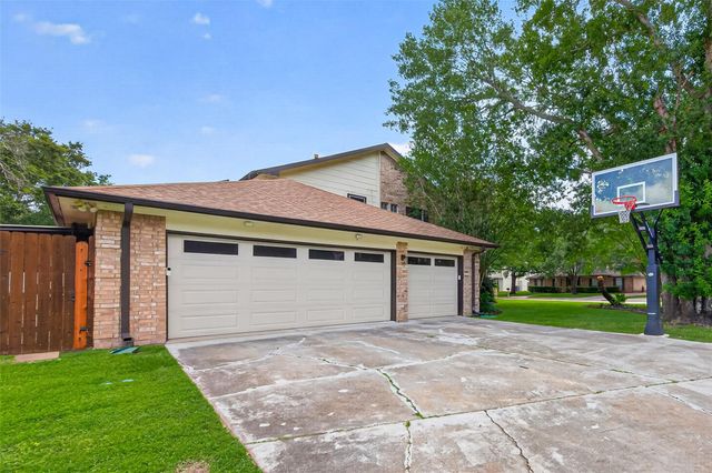 8107 Tiger Lane, Houston, TX 77040