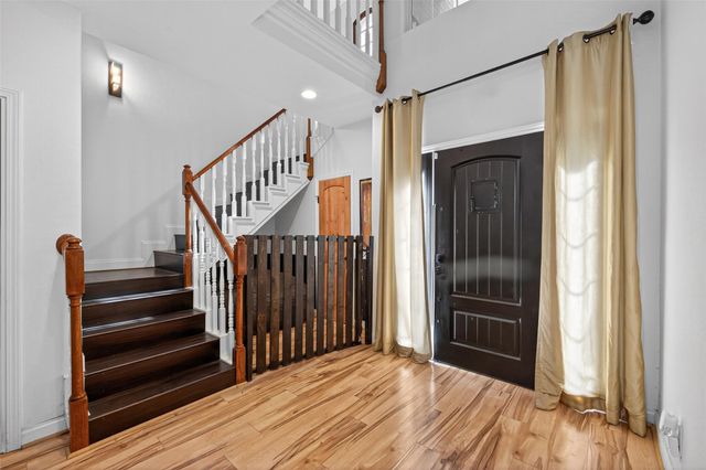 8107 Tiger Lane, Houston, TX 77040
