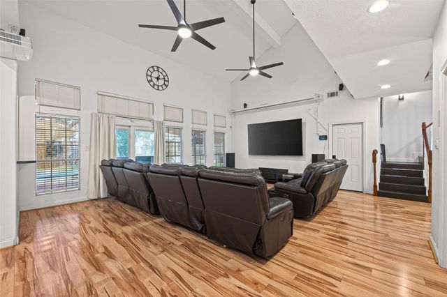 8107 Tiger Lane, Houston, TX 77040